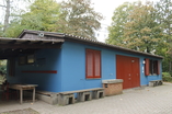 Das farbenfroh gestaltete Haus des Aktivspielplatzes